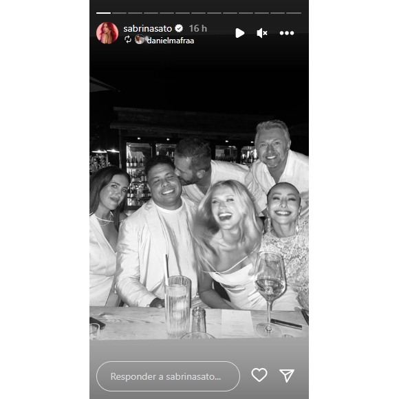 Sabrina Sato mostrou para os seus seguidores um pouco de como foi a comemoração do casamento entre Celina Locks e Ronaldo