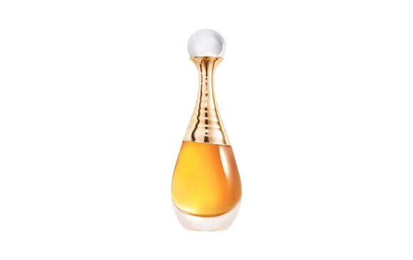 Perfume J'adore L'Or, da Dior, de 2023, revinta a versão original da fragrância, acentuando seus nuances e cores