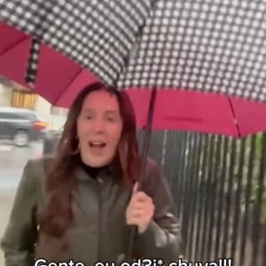 Em um vídeo hilário, Claudia Raia confessa que odeia chuva e brinca com a sua situação
