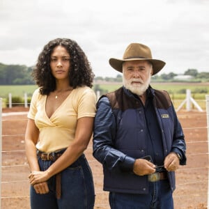 Aline (Barbara Reis) ameaça se vingar da família La Selva nos próximos capítulos de Terra e Paixão