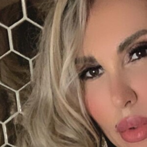 Sabrina Boing Boing admite ter tatuado partes íntimas para aprender e 'sentir como era' antes de fazer tatuagem em ânus de Andressa Urach