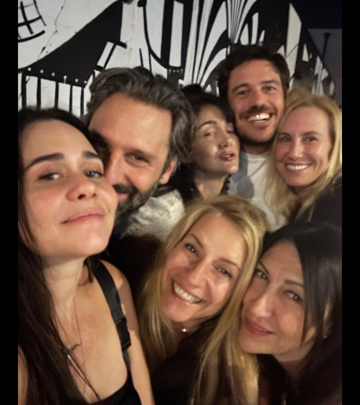 Foto: Alessandra Negrini publicou fotos do seu encontro com amigos durante  suas férias em Los Angeles - Purepeople