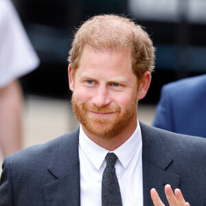 Príncipe Harry: relação conflituosa com Príncipe William e Kate Middleton foi apontada como um dos pontos sensíveis da crise do casal