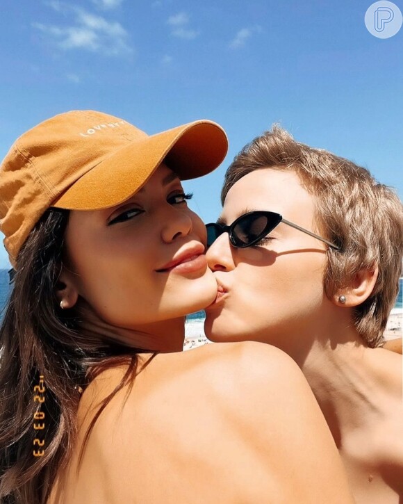 Vitória Strada e Marcella Rica assumiram sua relação em 2019