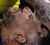 Neymar desabafa sobre pior momento da carreira após grave lesão no joelho durante Brasil x Uruguai