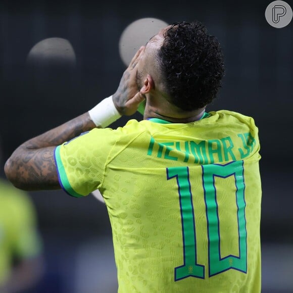 Neymar se pronuncia sobre grave lesão durante partida de futebol e admite que precisará dos seus amigos e família