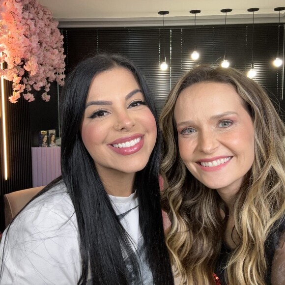 No 'Vaca Cast', Fernanda Rodrigues relembrou, com bom humor, novos detalhes da traição de André Marques, seu ex-namorado