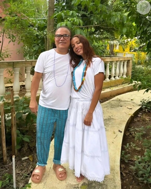 Pai de santo de Anitta publicou fotos com a cantora