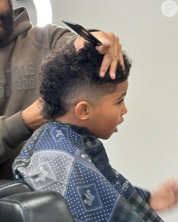 Filho de Kim Kardashian e Kanye West faz corte de cabelo igual ao de Neymar para fantasia de Halloween
