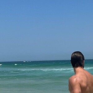 Rafa Vitti após transformação no seu corpo publicou fotos na praia comemorando seu aniversário