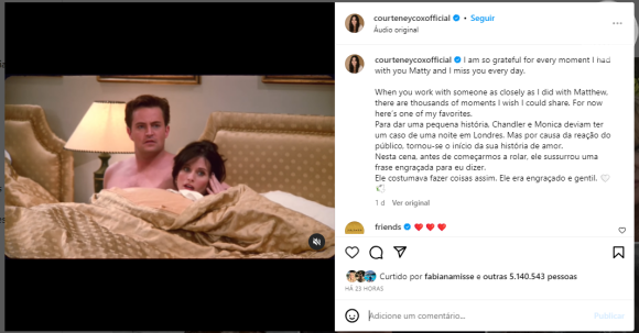 Courteney Cox, Mônica de Friends, postou um vídeo para fazer uma homenagem a Matthew Perry seu eterno Chandler