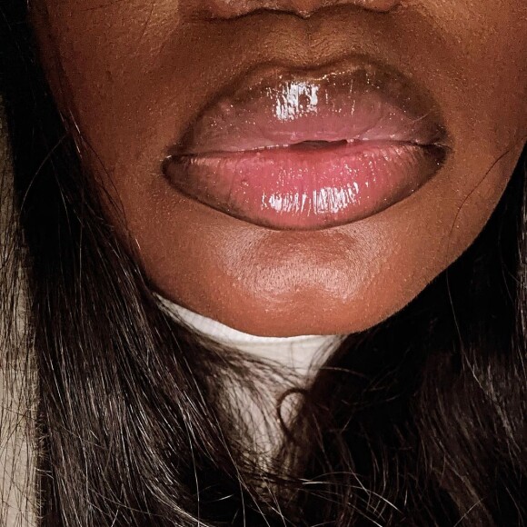 Jojo Todynho aposta em maquiagem com efeito glow e surpreende em novas fotos divulgadas nas redes sociais