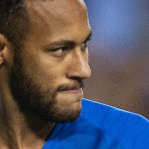 Neymar surgiu com a filha, Mavie, e fez forte confissão ao ver Brasil x Argentina: 'Ia apanhar muito nesse jogo aí, mas ia botar uma confusão. Ia fazer uma confusão danada'