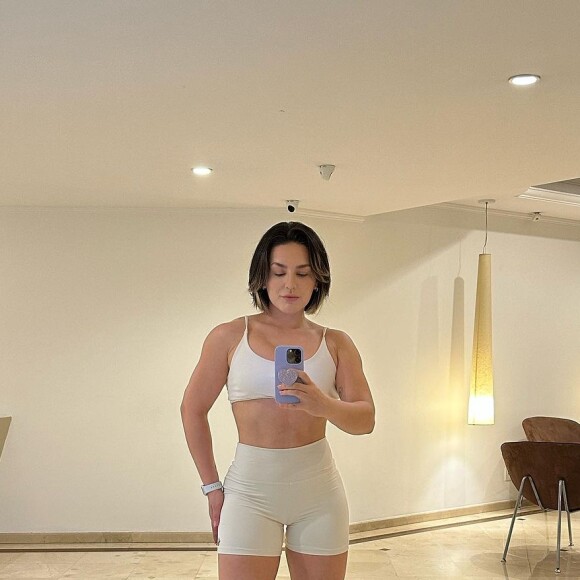 Kéfera tem mostrado novo corpo nas redes sociais após se dedicar de forma intensa aos exercícios físicos