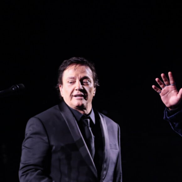 Fábio Jr. e Luan Santana dividiram o palco em show dos 70 anos do ator e cantor