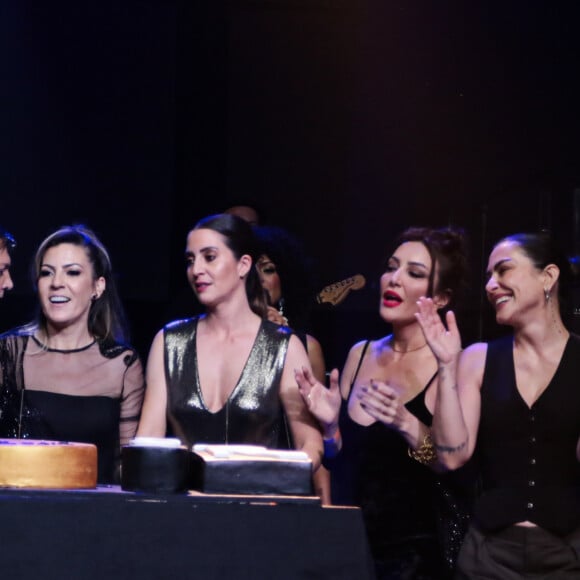 Fábio Jr. reuniu as três filhas, Tainá, Krízia e Cleo, em show que comemorou seus 70 anos