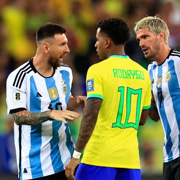 Messi e Rodrigo tiveram desentendimento em campo
