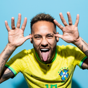 Neymar se revolta com vazamento de mensagens e xinga influenciadora +18: 'Filha da p...'