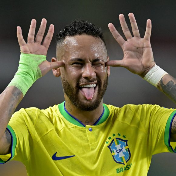 Último romântico? Neymar dispensa garota em novo print vazado: 'Tentando consertar meu noivado'