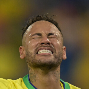 Neymar teria bloqueado a moça após a conversa, segundo a colunista Fábia Oliveira, do Metrópoles