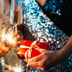 Natal com glitter! Confira 4 peças de roupas com glitter para celebrar a data