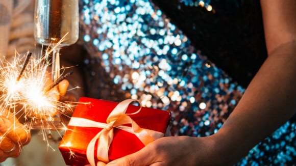 Natal com glitter! Confira 4 peças de roupas com glitter para celebrar a data