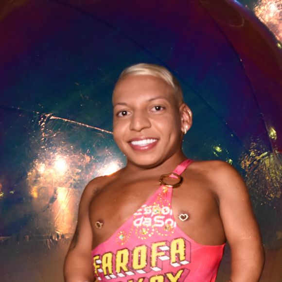 Farofa da Gkay 2023: Tokinho transformou seu abadá e o deixou no estilo 'um ombro'