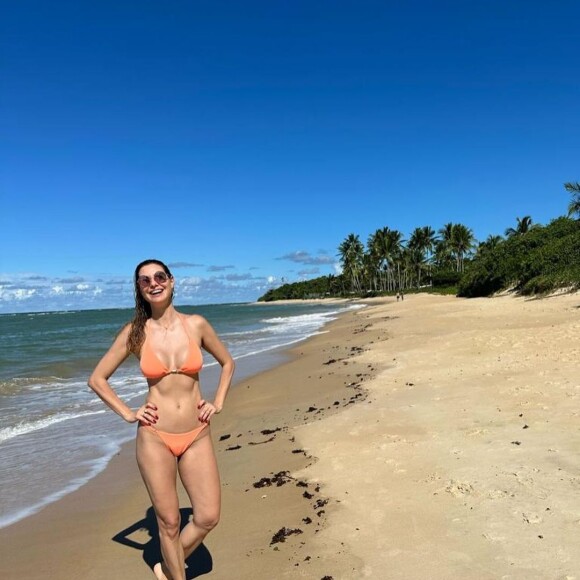 De biquíni, Lavinia Vlasak conquistou muitos elogios na web