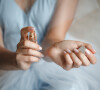 Perfume importado feminino para usar no casamento: 4 fragrâncias românticas perfeitas para a estação mais quente do ano