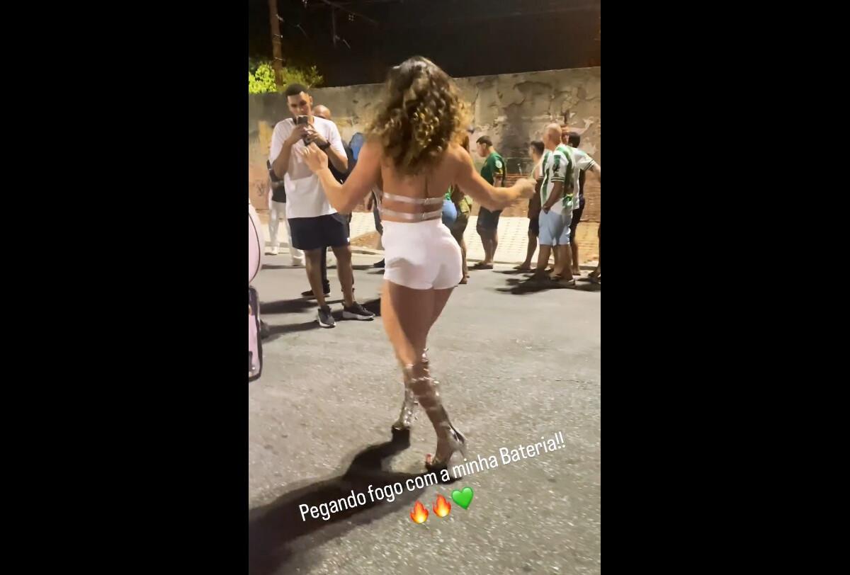 Foto: Mulher de Rogério de Andrade, Fabíola de Andrade escolheu um  shortinho para ensaio do carnaval 2024 da Mocidade Independente, da qual é  rainha de bateria - Purepeople