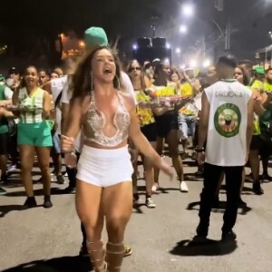 Mulher de Rogério de Andrade, da série 'Vale o Escrito', Fabíola de Andrade estreia como rainha de bateria da Mocidade no carnaval 2024