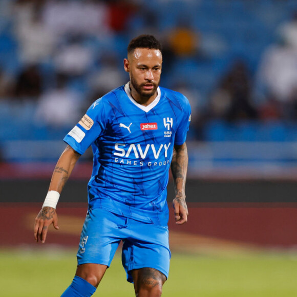 Neymar ficará dez meses longe do futebol