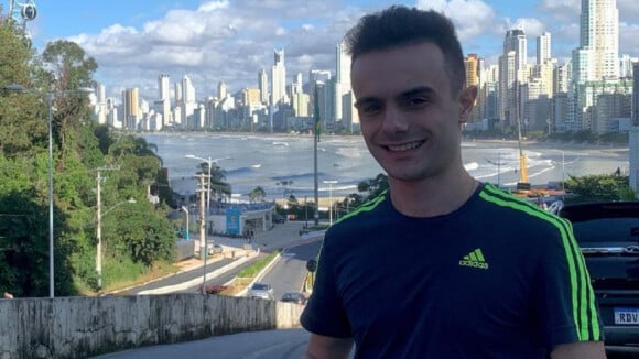 Ex-ator mirim da Globo volta a dirigir depois de tomar tiro após briga no trânsito que o deixou na UTI por 40 dias