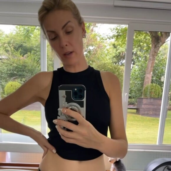 Ana Hickmann disse que tirou o dia para organizar a sua casa, o closet e demais cômodos