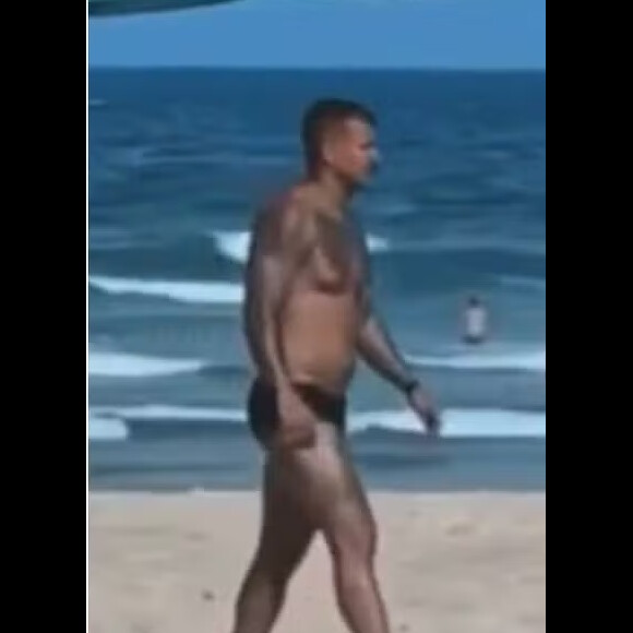 Jojo Todynho é flagrada em diversos momentos com Renato Santiago