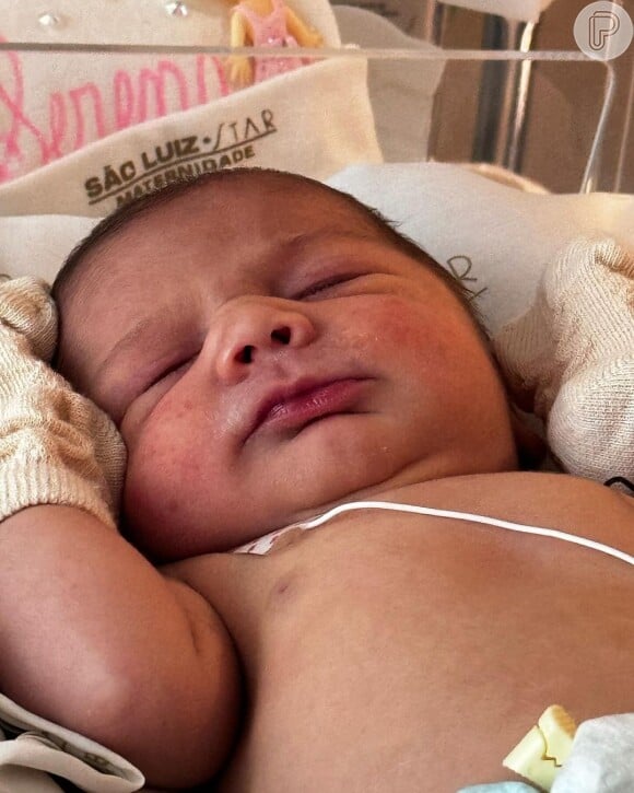 Nascimento de Serena, filha de MC Mirella e Dynho Alves, foi celebrado por fãs e famosos no Instagram