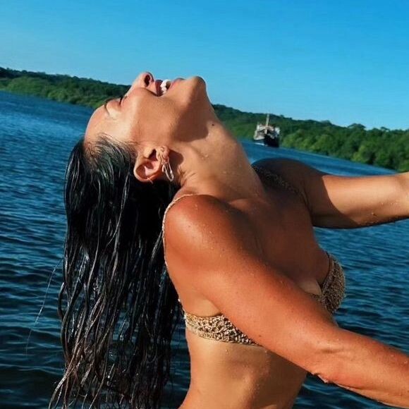 Sabrina Sato atualmente está de Férias na Bahia ao lado de sua família e amigos