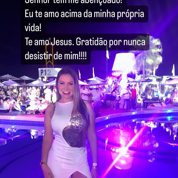 Andressa Urach rebateu as críticas dos evangélicos: 'Você tá me julgando? Você vai ver teus irmãos tudinho no inferno (risos). E eu pecadora vou morar no céu. Te amo, Jesus!'