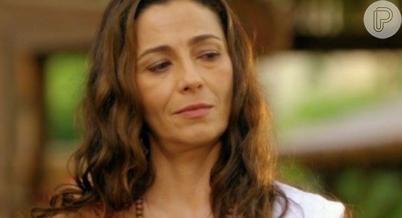Em Fuzuê, Emília (Cyria Coentro) é filha de Mercedes, personagem de Ana Lucia Torre