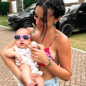 Bruna Biancardi compartilhou foto de Mávie com óculos escuros para comemorar três meses da filha