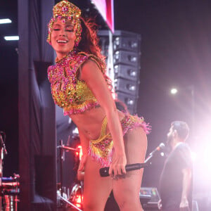 Anitta comandou seu ensaio para o Carnaval 2024, em Sanvador