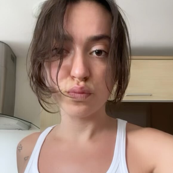 Valentina Bandeira foi barrada do 'BBB 24' após anunciar antes da hora que apresentaria programas spin-off do reality show