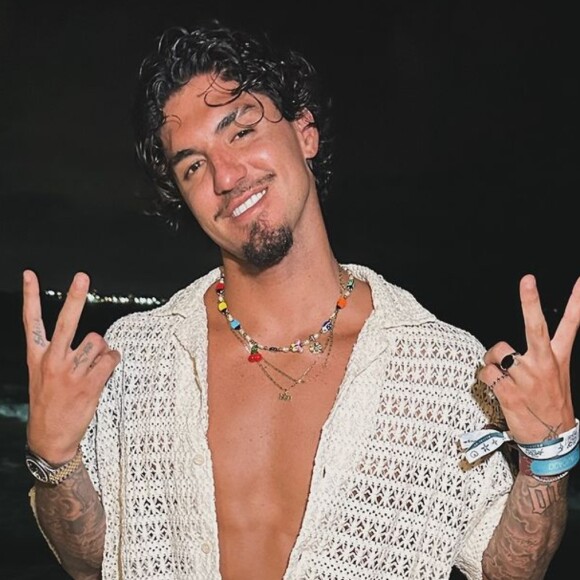 Gabriel Medina já viveu romances com diferentes participantes do 'BBB'