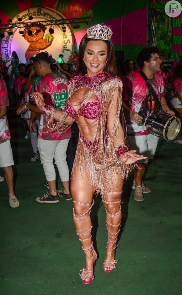 Carnaval 2024: a rainha de bateria da Barroca Zona Sul é Juju Salimeni