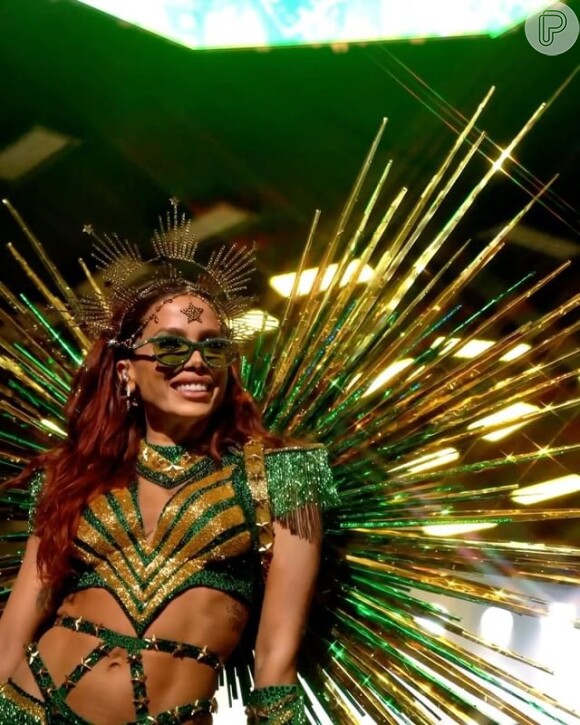 Anitta está viajando pelo Brasil com seu show de Carnaval