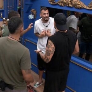 'BBB 24': Nizam conversou com Bin e outros brothers, mas a internet apontou tentativas de manipulação