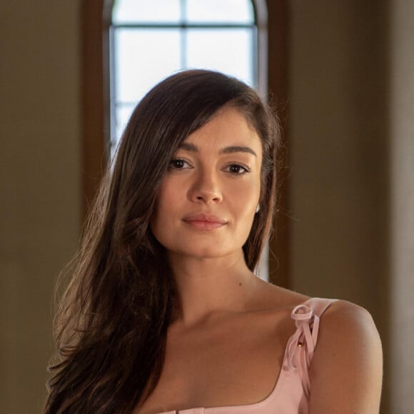 Eliana (Sophie Charlotte) é mulher de José Venâncio (Rodrigo Simas). Ela não vai aceitar a separação amigavelmente nem perder o marido para Buba (Gabriela Medeiros) na novela Renascer