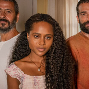 José Inocêncio ( Marcos Palmeira ), Maria Santa ( Duda Santos) e José Inocêncio (Humberto Carrão) na primeira fase de Renascer