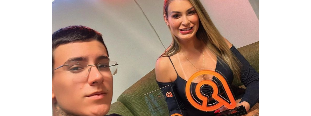 Foto Filho Filma Andressa Urach Realizando Fetiche Com Três Homens Sexo Durou 30 Minutos 3233