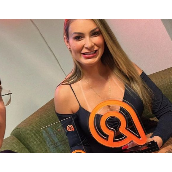 Filho filma Andressa Urach realizando fetiche com três homens; sexo durou 30 minutos